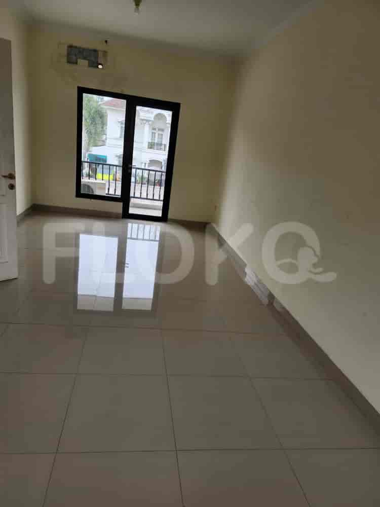 Disewakan Rumah 3 BR, Luas 320 m2 di Legenda Wisata, Cibubur - RHA2ee 11