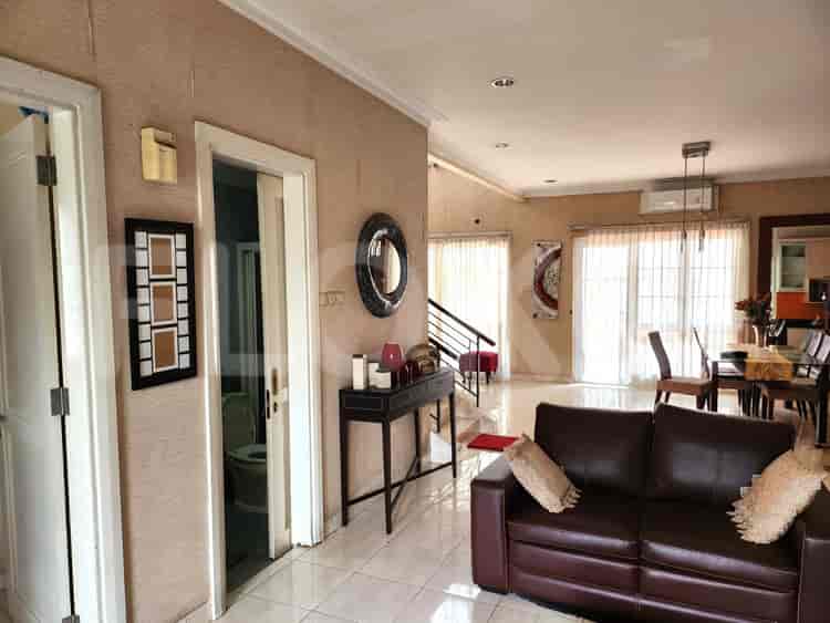Disewakan Rumah 4 BR, Luas 300 m2 di Kota wisata, Cibubur - RHA22d 2