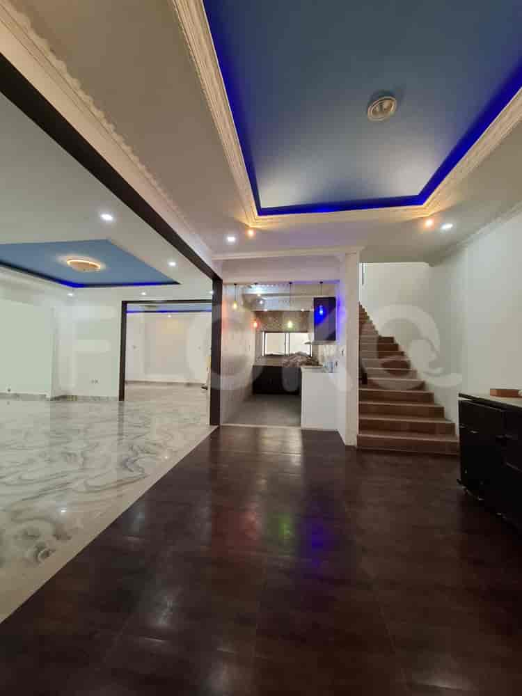 Disewakan Rumah 4 BR, Luas 450 m2 di Cibubur, Cibubur - RHA5a9 4