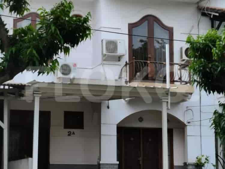 Disewakan Rumah 4 BR, Luas 220 m2 di Meadow, Cikarang - RHA83f 1