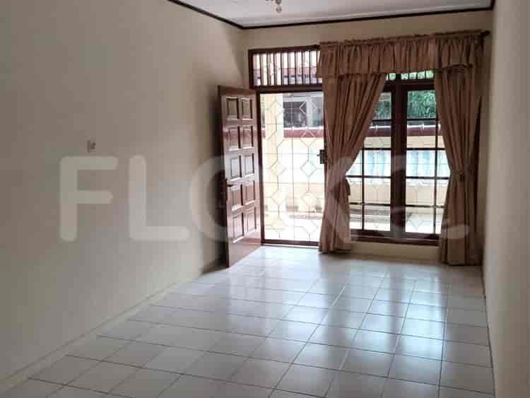 Disewakan Rumah 4 BR, Luas 200 m2 di Cinere, Cinere - RHA2e1 3