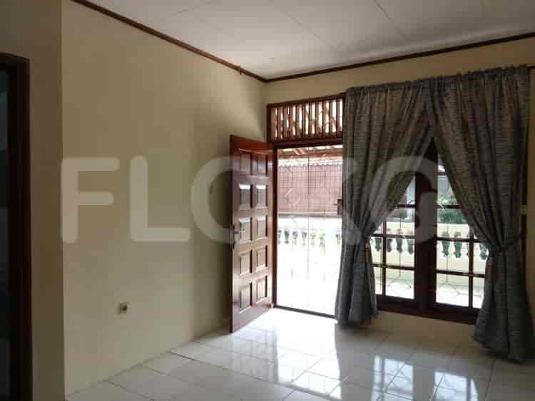 Disewakan Rumah 4 BR, Luas 200 m2 di Cinere, Cinere - RHA2e1 4