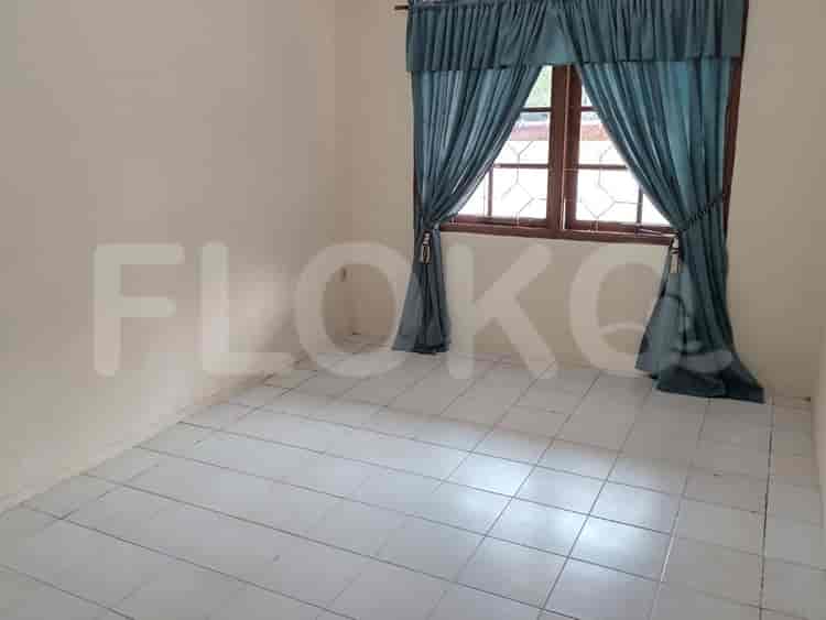 Disewakan Rumah 4 BR, Luas 200 m2 di Cinere, Cinere - RHA2e1 7