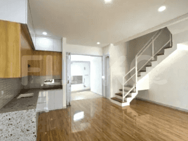 Disewakan Rumah 5 BR, Luas 240 m2 di Ciputat - Tangerang Selatan, Ciputat - RHA2a9 4