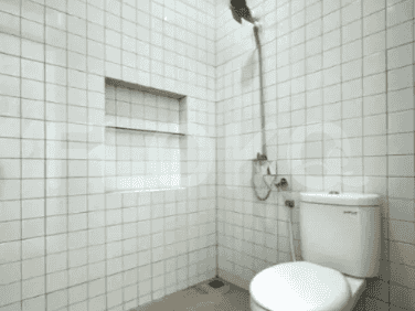 Disewakan Rumah 5 BR, Luas 240 m2 di Ciputat - Tangerang Selatan, Ciputat - RHA2a9 8