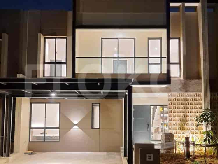 Disewakan Rumah 4 BR, Luas 210 m2 di Gading Serpong - RHAd56 1