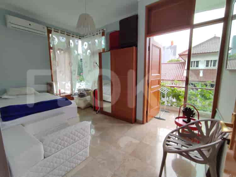 Disewakan Rumah 3 BR, Luas 170 m2 di Gandaria - RHAd2f 3
