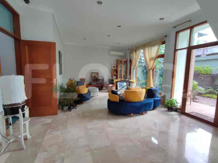 Disewakan Rumah 3 BR, Luas 170 m2 di Gandaria - RHAd2f 4