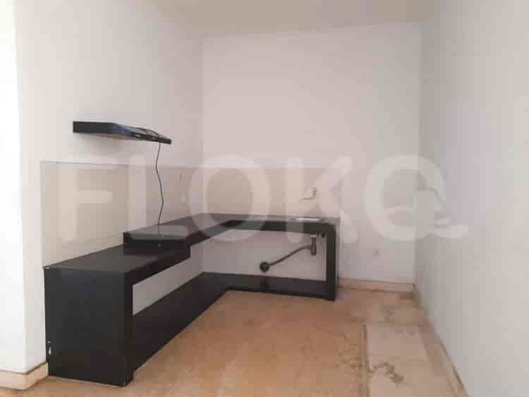 Disewakan Rumah 3 BR, Luas 300 m2 di Golf Island, Kamal Muara - RHAc04 4