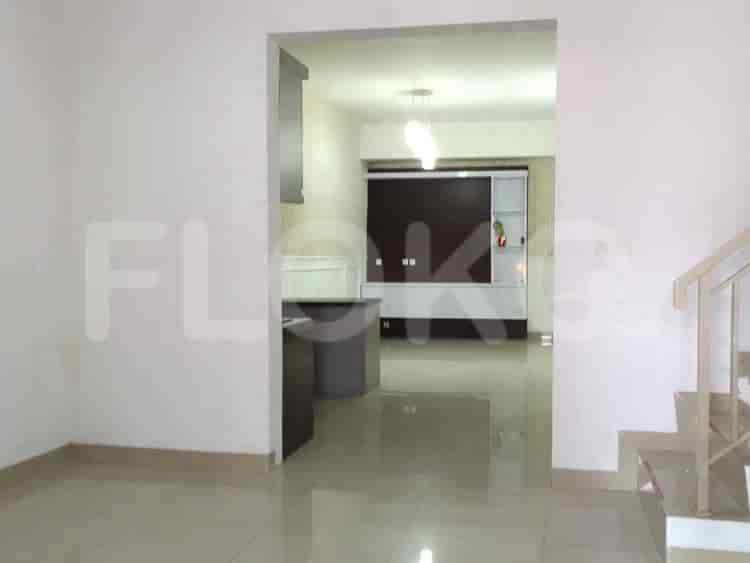 Disewakan Rumah 3 BR, Luas 250 m2 di Grand Taruma, Karawang - RHA424 2