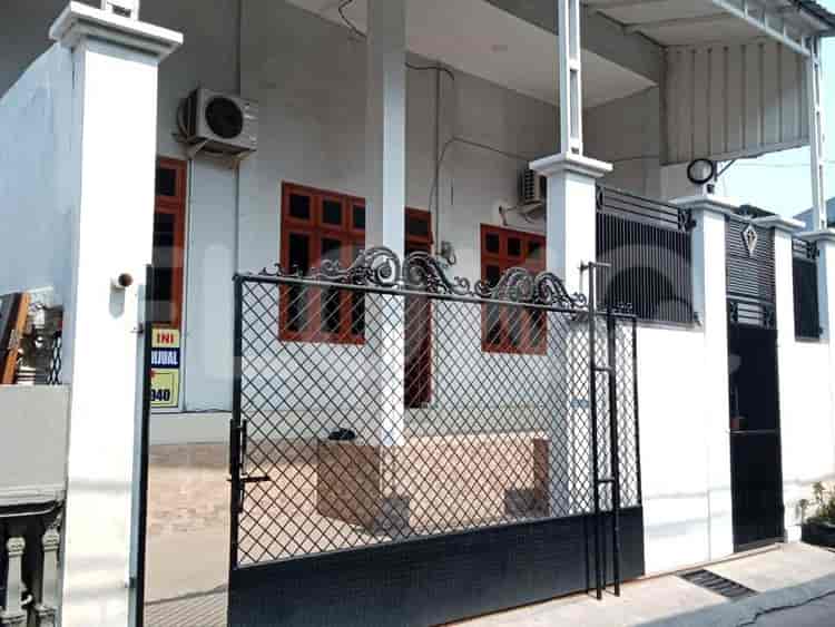 Disewakan Rumah 2 BR, Luas 200 m2 di Jl Cisanggarung 2, Kelapa Gading - RHA62e 1