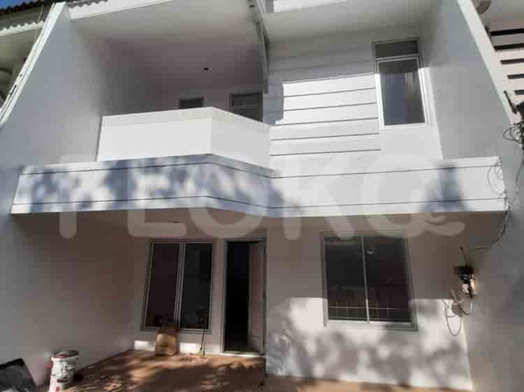 Disewakan Rumah 4 BR, Luas 180 m2 di Pelepah Kuning Gading Harmoni, Kelapa Gading - RHA287 1