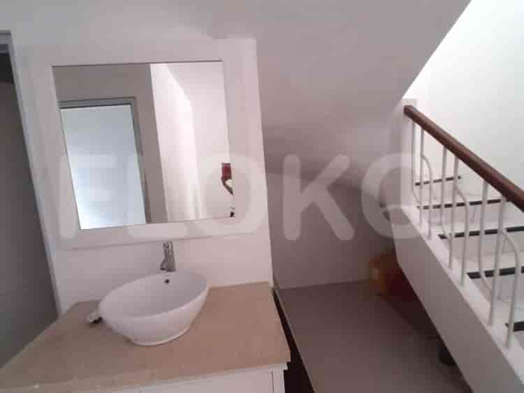 Disewakan Rumah 4 BR, Luas 180 m2 di Pelepah Kuning Gading Harmoni, Kelapa Gading - RHA287 4