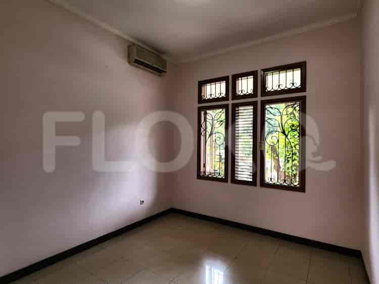 Disewakan Rumah 4 BR, Luas 200 m2 di Kelapa Gading, Kelapa Gading - RHA583 10