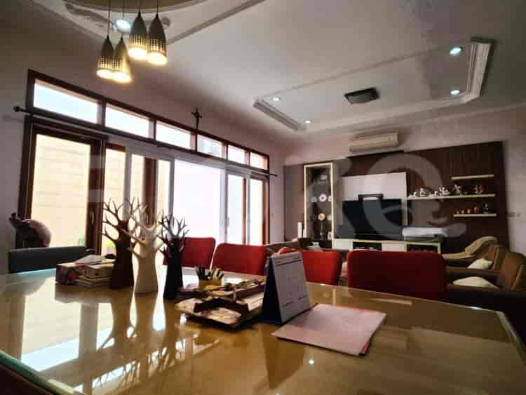Disewakan Rumah 4 BR, Luas 200 m2 di Kelapa Gading, Kelapa Gading - RHA583 3