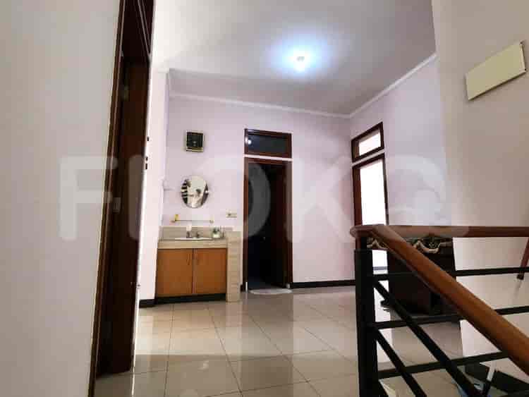 Disewakan Rumah 4 BR, Luas 200 m2 di Kelapa Gading, Kelapa Gading - RHA583 8