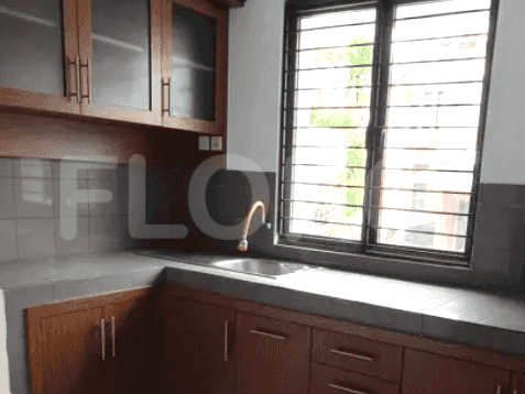 217 sqm, 4 BR house for rent in Gading Parkview, Kelapa Gading - RHA592 5