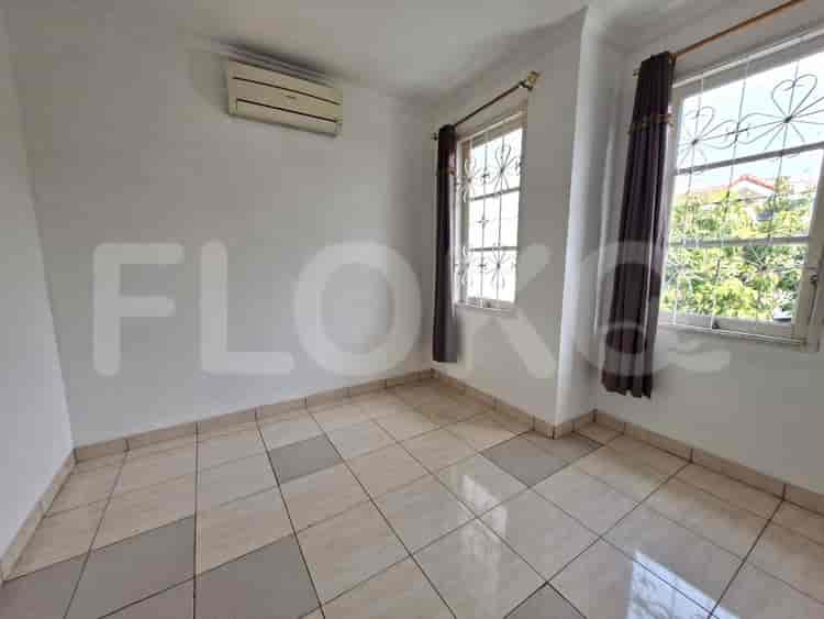 Disewakan Rumah 4 BR, Luas 240 m2 di Gading Arcadia, Kelapa Gading - RHAd0a 4