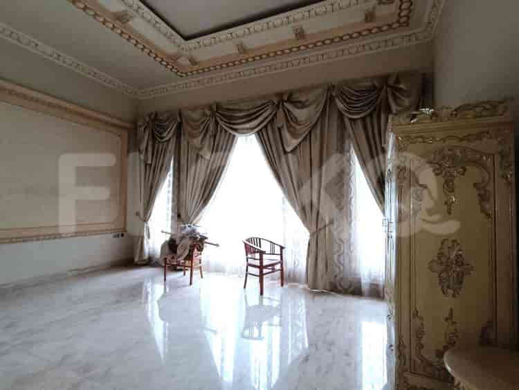 Disewakan Rumah 4 BR, Luas 700 m2 di Villa Artha Gading, Kelapa Gading - RHA075 11