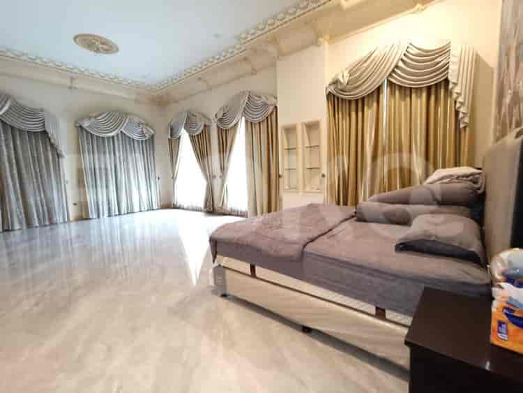 Disewakan Rumah 4 BR, Luas 700 m2 di Villa Artha Gading, Kelapa Gading - RHA075 14