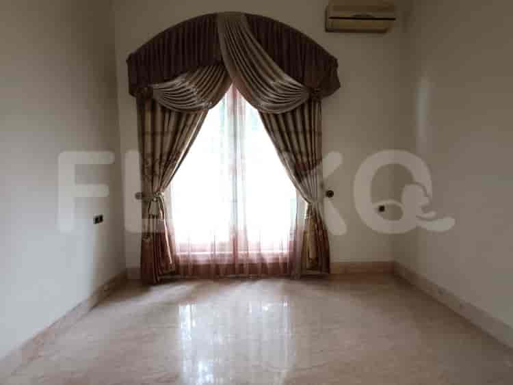 Disewakan Rumah 4 BR, Luas 700 m2 di Villa Artha Gading, Kelapa Gading - RHA075 17