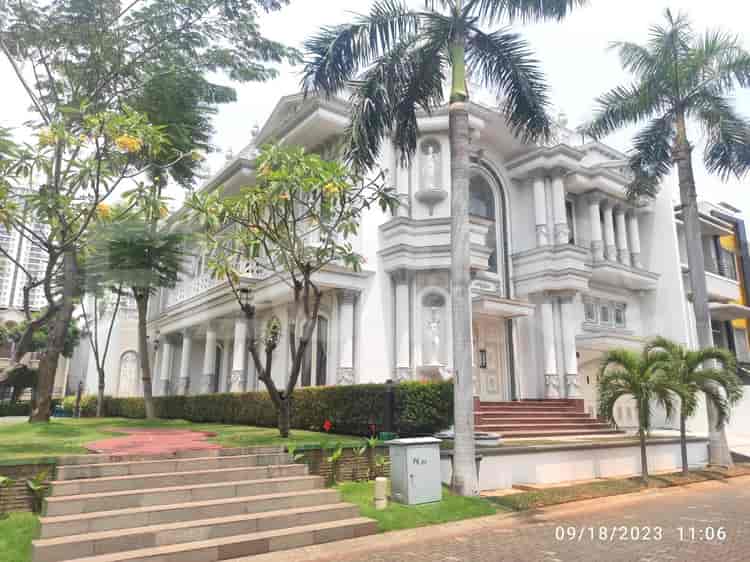 Disewakan Rumah 4 BR, Luas 700 m2 di Villa Artha Gading, Kelapa Gading - RHA075 2