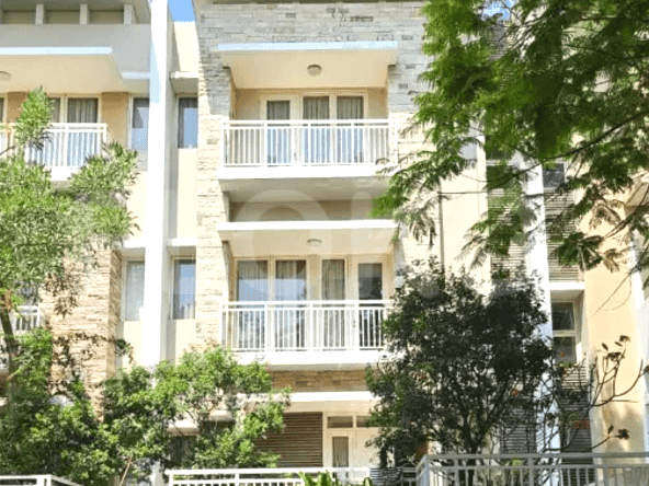 Disewakan Rumah 4 BR, Luas 330 m2 di Sherwood, Kelapa Gading - RHA19c 1