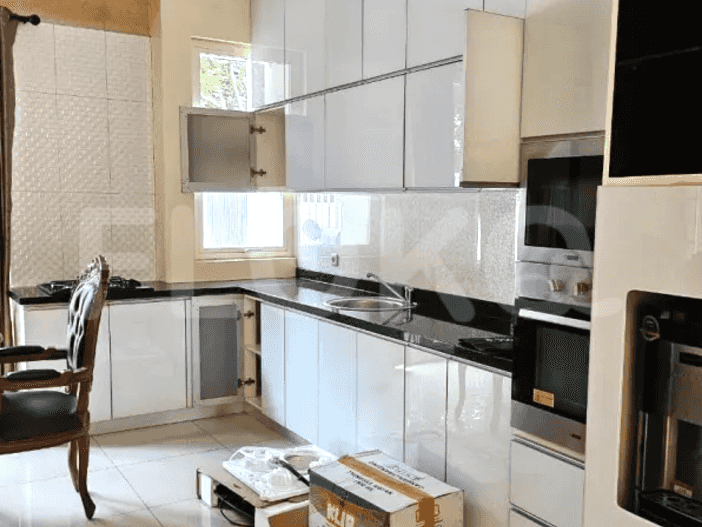 Disewakan Rumah 4 BR, Luas 330 m2 di Sherwood, Kelapa Gading - RHA19c 6