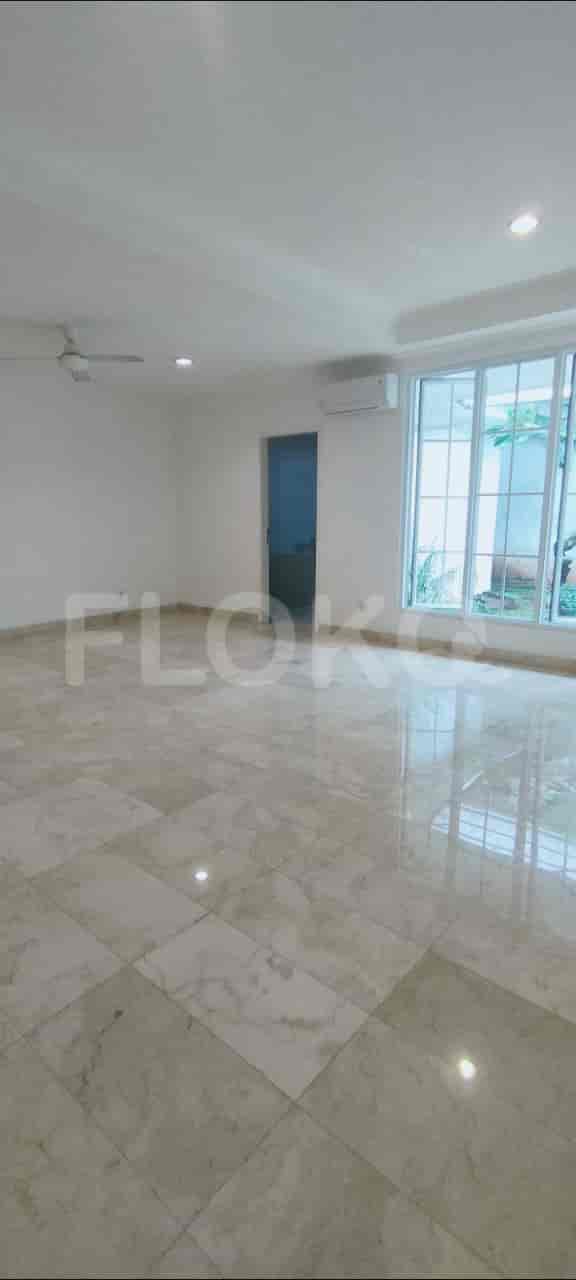 350 sqm, 3 BR house for rent in Jl. Kemang Dalam II, Kemang - RHA21f 5