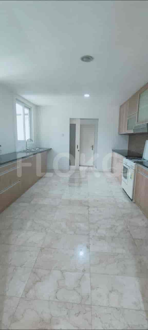 350 sqm, 3 BR house for rent in Jl. Kemang Dalam II, Kemang - RHA21f 8