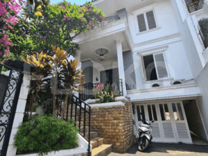 600 sqm, 3 BR house for rent in Kemang - RHAb8d 1