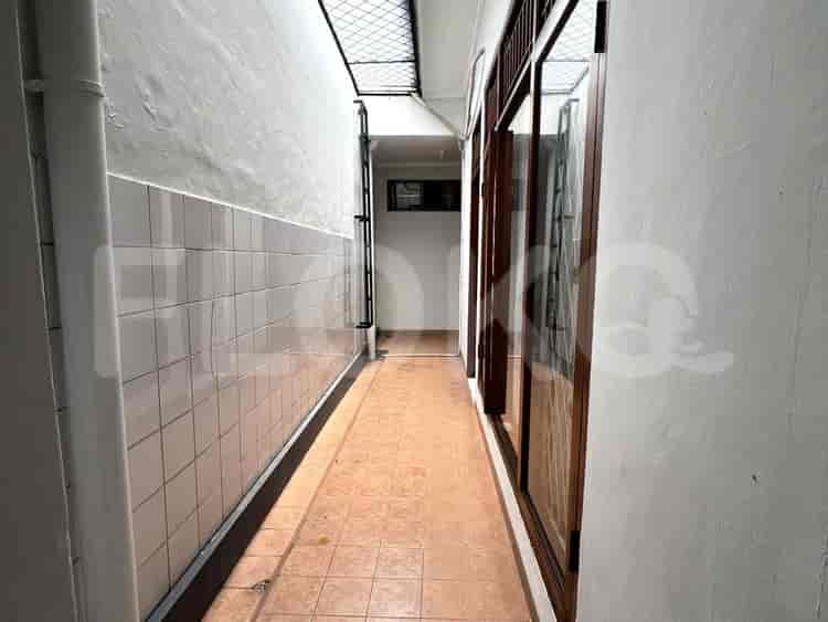 Disewakan Rumah 3 BR, Luas 283 m2 di Kemanggisan, Kemanggisan - RHA61c 10