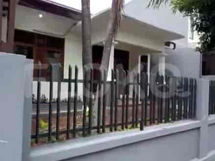 Disewakan Rumah 3 BR, Luas 283 m2 di Kemanggisan, Kemanggisan - RHA61c 1