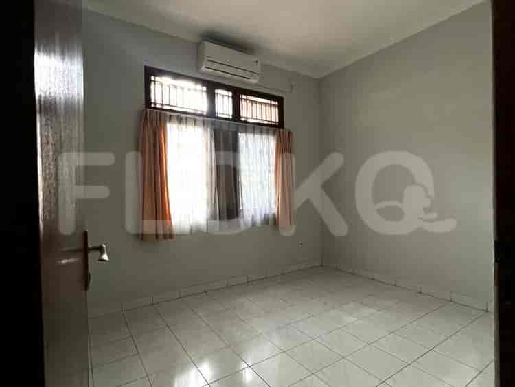 Disewakan Rumah 3 BR, Luas 283 m2 di Kemanggisan, Kemanggisan - RHA61c 6