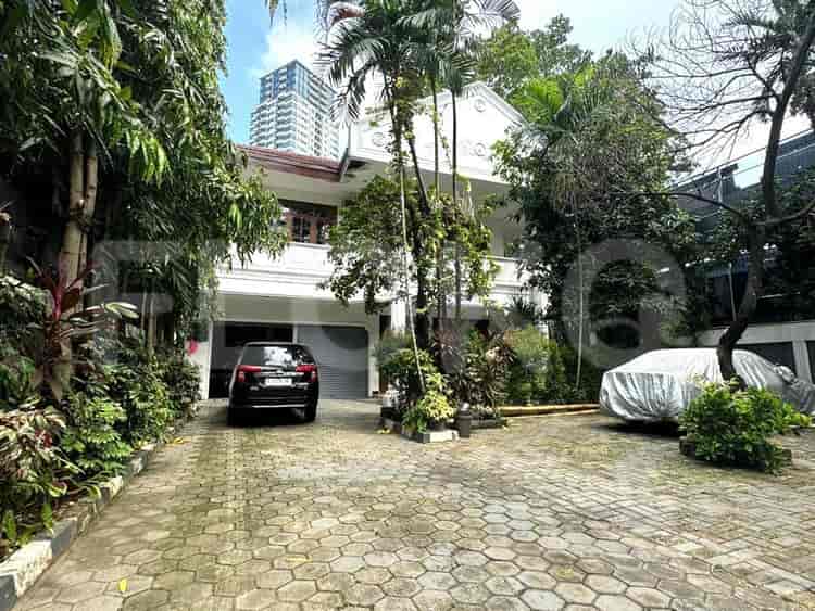 Disewakan Rumah 5 BR, Luas 500 m2 di Jl. Dukuh Patra, Kuningan - RHA294 1