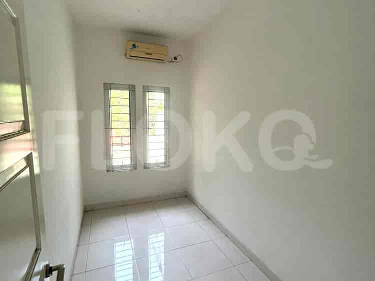 176 sqm, 3 BR house for rent in Taman Aries, Meruya - RHA7c5 2