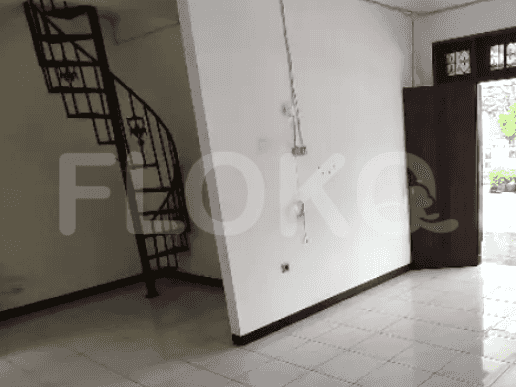 Disewakan Rumah 3 BR, Luas 120 m2 di Kemanggisan, Palmerah - RHAfcb 2