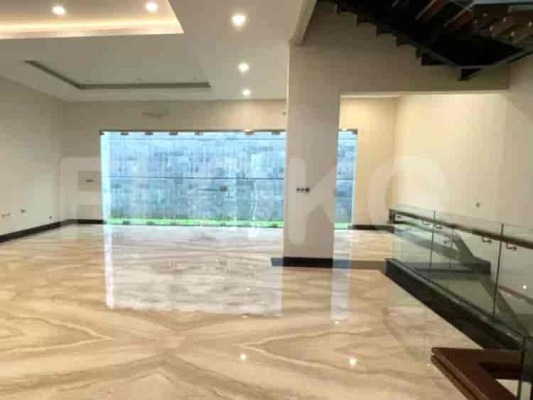 Disewakan Rumah 5 BR, Luas 850 m2 di Jalan Greenland, Penjaringan - RHAab2 1
