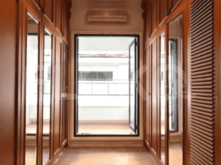 345 sqm, 4 BR house for rent in Jalan Arteri Soepono, Permata Hijau - RHA85c 5