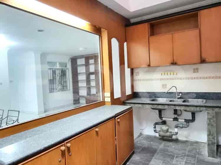 144 sqm, 2 BR house for rent in Permata Buana, Puri Indah - RHA1f4 6