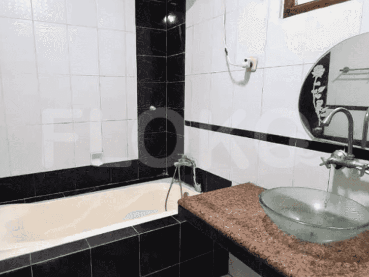 Disewakan Rumah 4 BR, Luas 250 m2 di Taman parahyangan, Sentul - RHAf7b 6