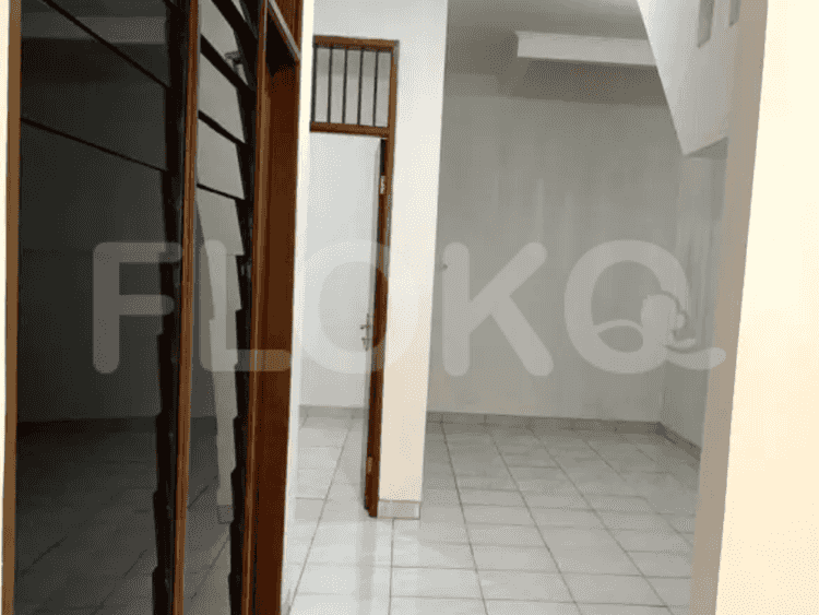 Disewakan Rumah 4 BR, Luas 144 m2 di Tomang, Taman Anggrek - RHA629 2
