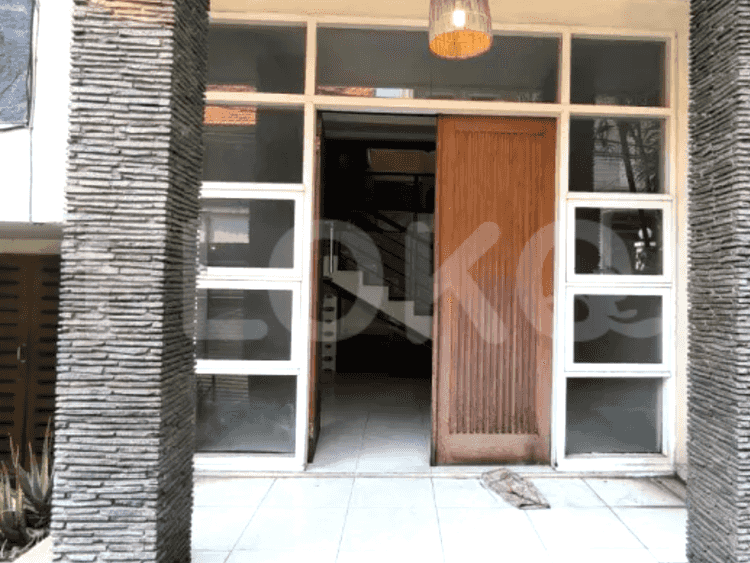 Disewakan Rumah 4 BR, Luas 360 m2 di Tomang, Taman Anggrek - RHAbf2 2