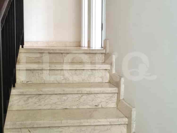 Dijual Rumah 4 BR, Luas 142 m2 di River Valley, Lebak Bulus - RHAS3c8 9