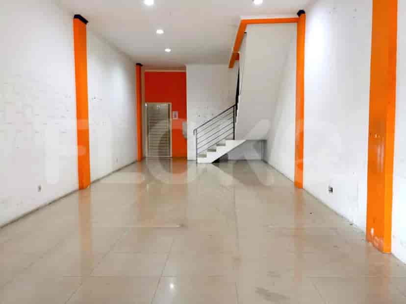310 sqm, shophouse for rent in Raya Pekayon, Bekasi Selatan 2