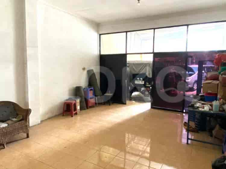 350 sqm, shophouse for rent in Pekayon, Bekasi Selatan - RKR8d1 2