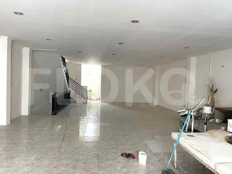 518 sqm, shophouse for rent in Kalimalang, Bekasi Selatan - RKR9e6 3