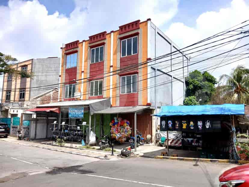 Dijual Ruko Luas 210 m2 di Cemara Raya, Tangerang 1