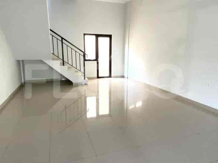 Disewakan Ruko Luas 80 m2 di Summarecon, Bekasi Utara - RKRbd7 2