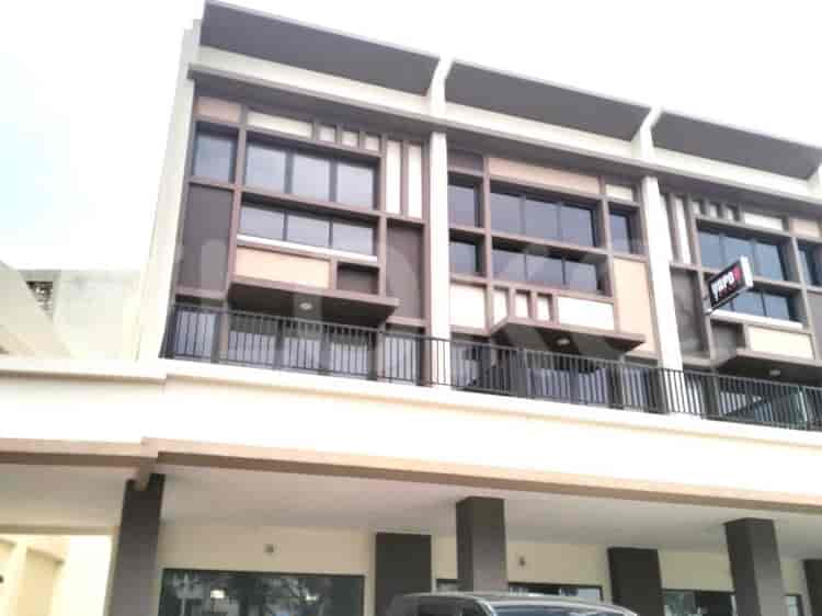 Disewakan Ruko Luas 184 m2 di Summarecon, Bekasi Utara - RKR793 1